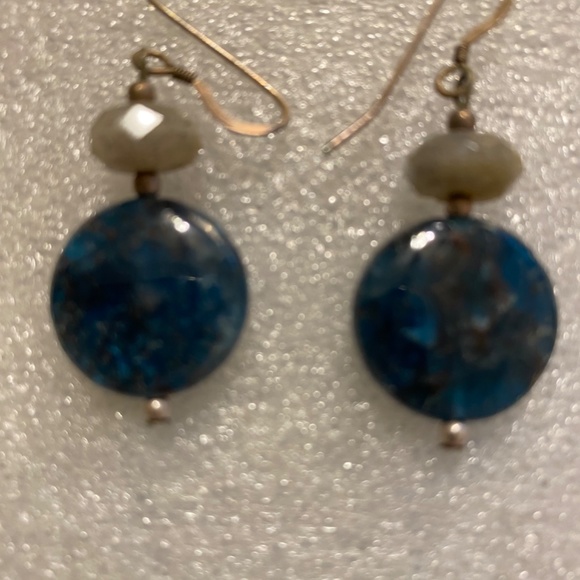 Black Labradorite and Flower Jade Necklace and Earrings Set - Picture 2 of 12